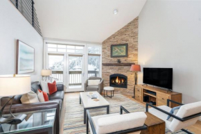 Slopeside Paradise Penthouse at Lift 7, Views, Fireplace, Deck, Hot Tub condo Telluride